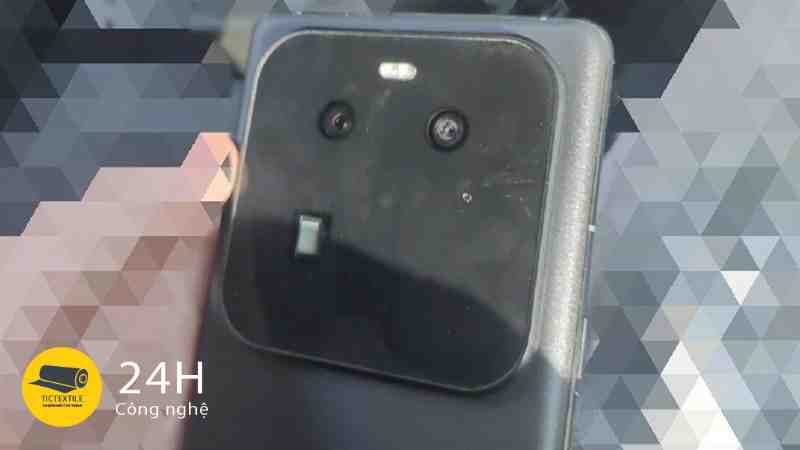 Nguyên mẫu của OPPO Find X6 bị rò rỉ với cụm camera ‘siêu to khổng lồ’